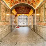 Co99 - Modern Two Bedrooms Apartment In Castello Cova