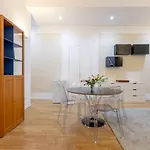Co99 - Modern Two Bedrooms Apartment In Castello Cova
